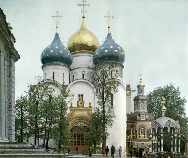 Успенский собор (1559—1585). Надкладезная часозня (конец XVII в.)